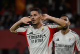 Mourinho Celebrates Benfica Return With Convincing Win