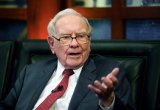 Warren Buffett may be cashing in stocks ahead of a storm, and could buy them back after it hits, (…)