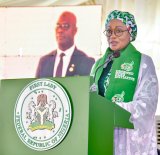 First Lady Donates ₦1bn, Relief Materials To Disaster Victims In Niger State