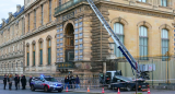 Two Suspects Arrested In Louvre Jewel Heist